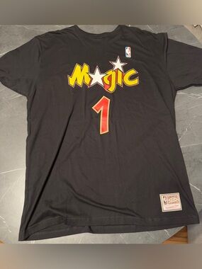 Mitchell & Ness Black Hardwood Classics NBA Patch Tee